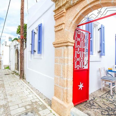 The Red Door In Koskinou Коскину Экстерьер фото