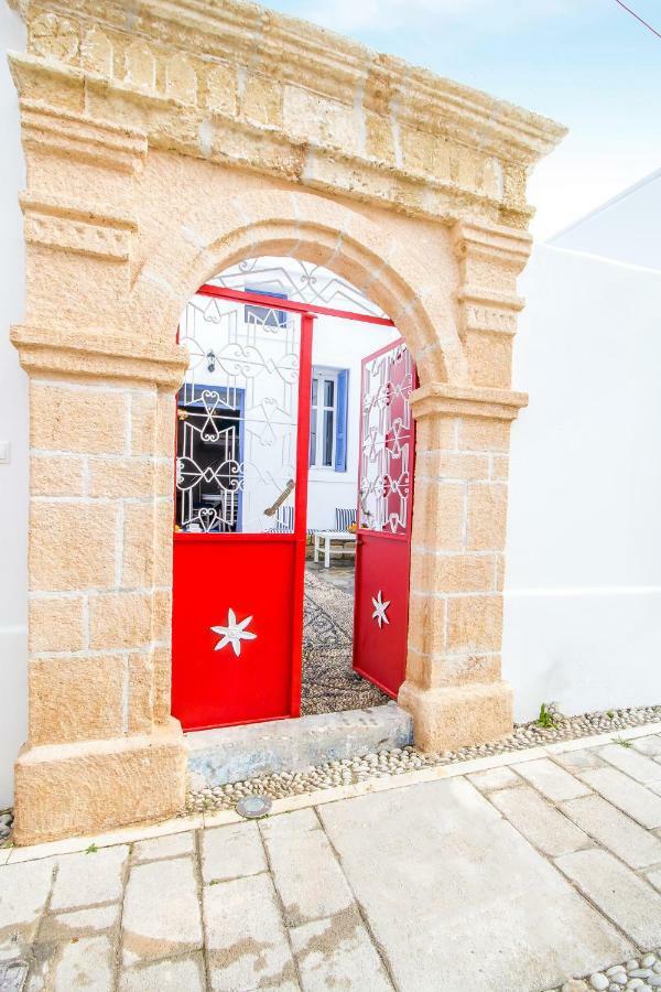 The Red Door In Koskinou Коскину Экстерьер фото